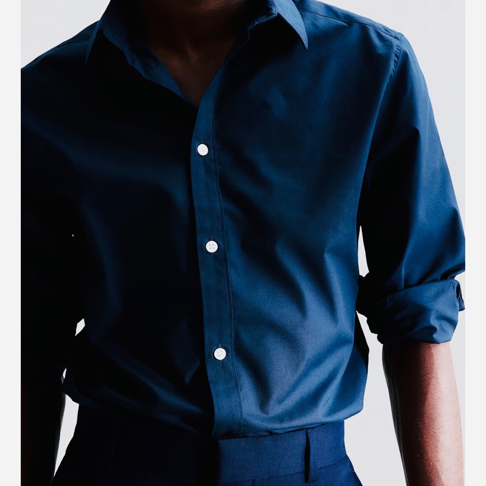 H&M button down mens navy blue Dress Shirt easy iron size small